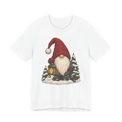 Skandinavischer Weihnachtswichtel mit Laterne – T-Shirt in Weiß